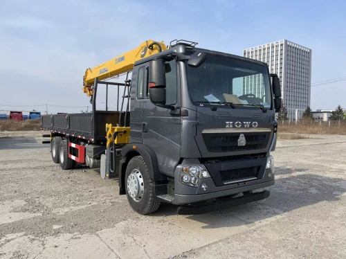 Бортовой грузовик с КМУ HOWO Т5G 6x4 (КМУ XCMG SQS300-4)